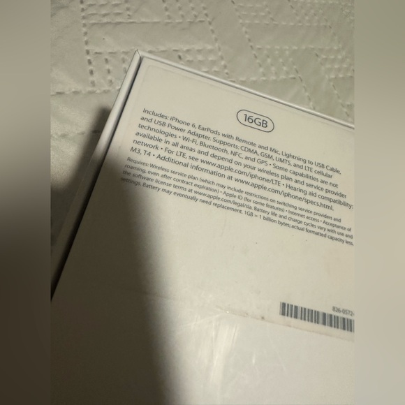 Apple Silver iPhone 6 Sleek Design Advanced Features - Picture 3 of 10